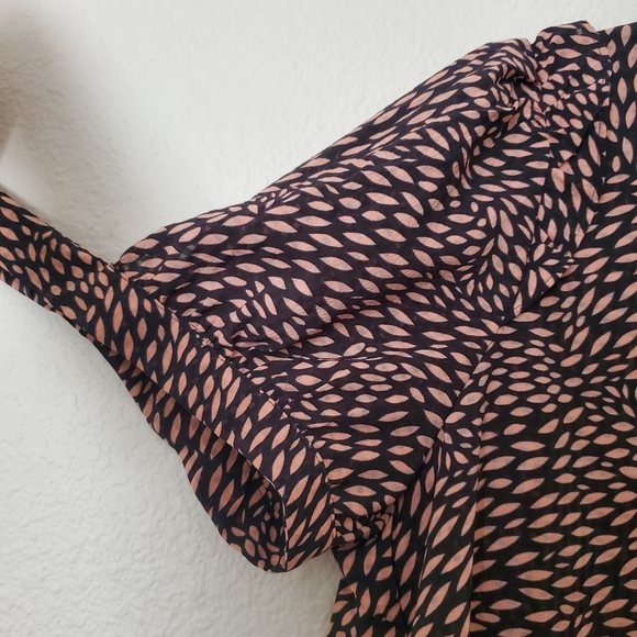 Who What Wear Contemporary Floral Pattern Blouse - Picture 4 of 7